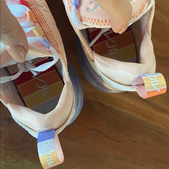 Nike Air Max 270 athletic sneaker washed coral orange white running shoes 6.5 - Picture 13 of 16